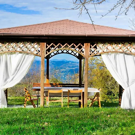 Villa Bruna Montefeltro, Indipendente Circondata Da Un Grande Giardino